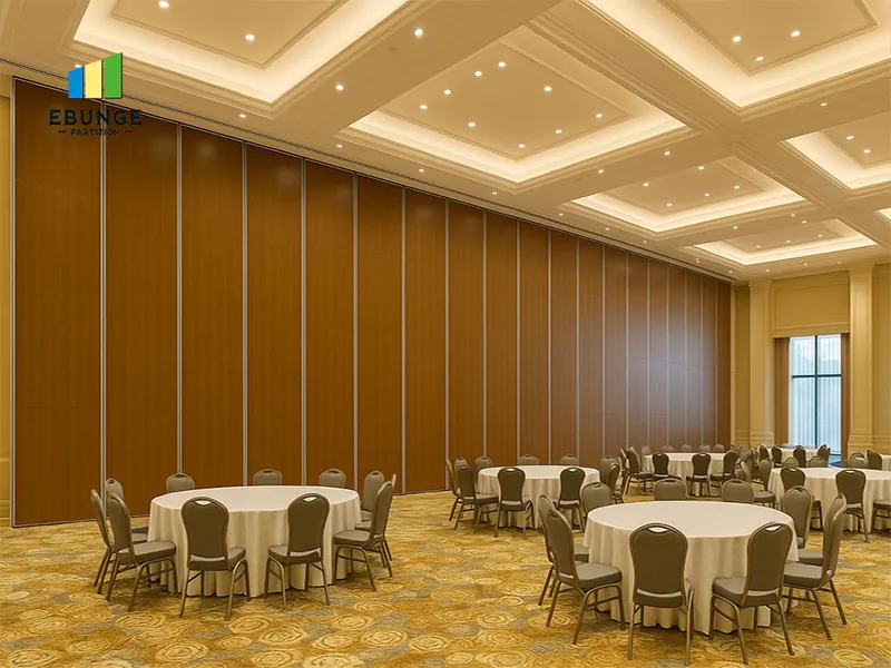 Sliding folding partition wall for compact space division