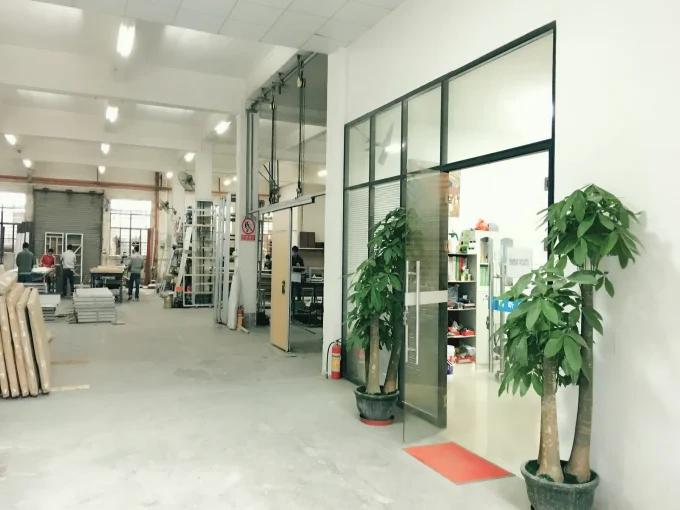 EBUNGE movable partition production workshop